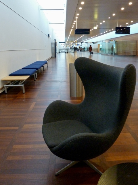 No better way to chill before a flight, Arne Jacobson Egg chair at Copenhagen Airport